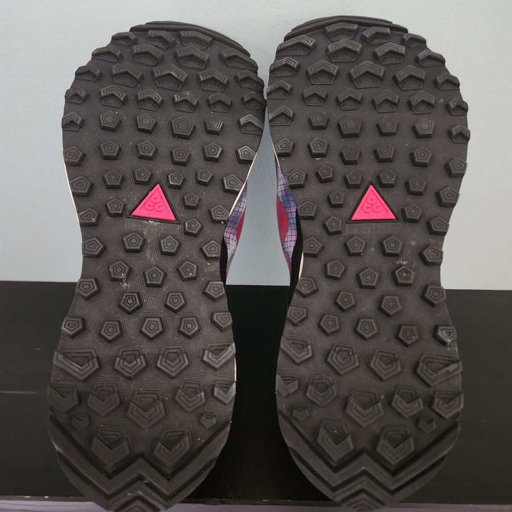 Nike ACG Black and Purple Sneakers - Picture 11 of 12